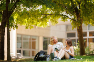 Students hangout in the Humanities/Art & Architecture Quad on August 28, 2024. Photo by Steven Bridges/University of Tennessee.